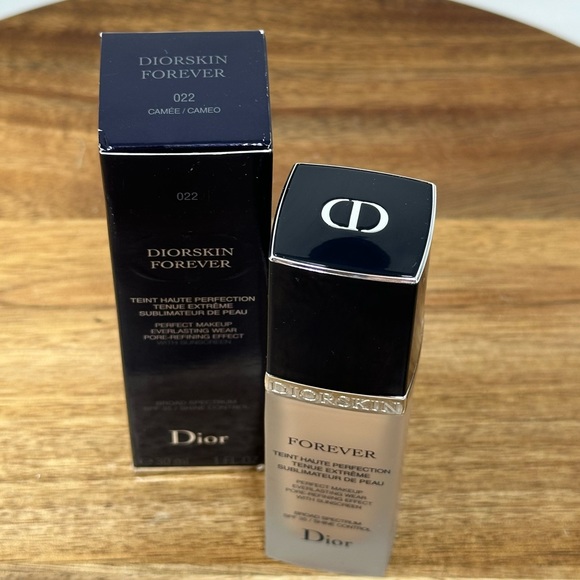 Dior Diorskin Forever Perfect Makeup Pore Refining Effect 022 Cameo - Picture 2 of 4